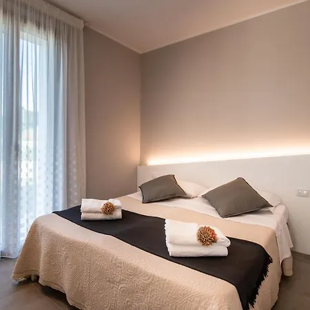 Dietro L'angolo Sirolo