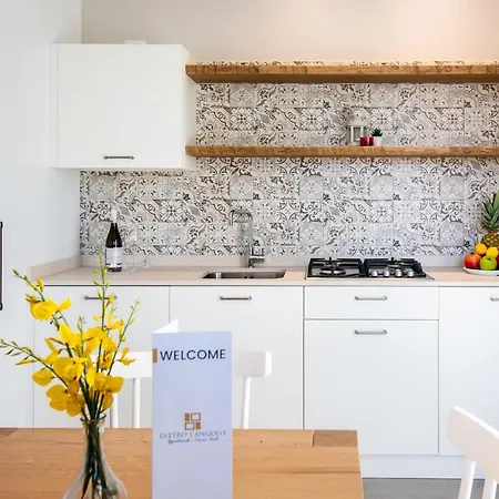 Dietro L'angolo Sirolo